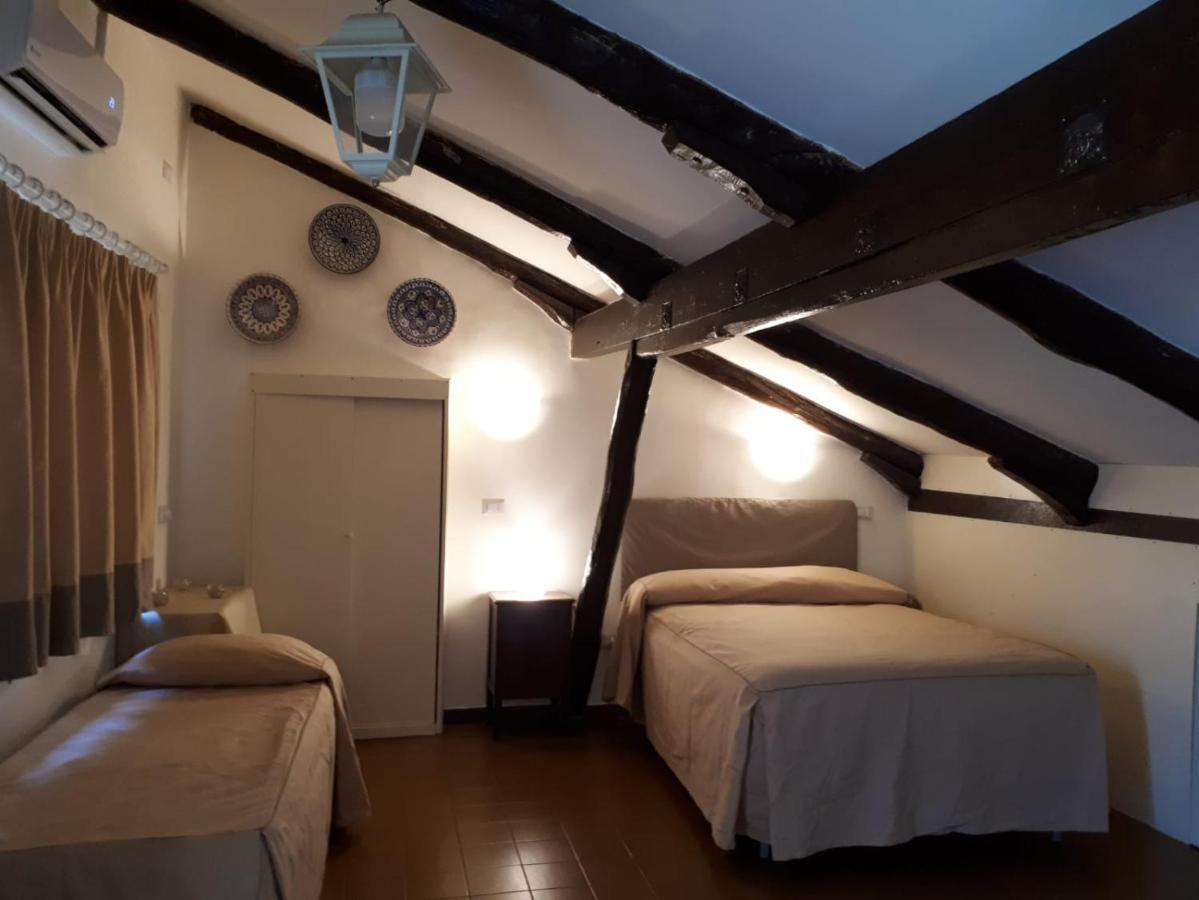Caravita, 14 Naples Luaran gambar
