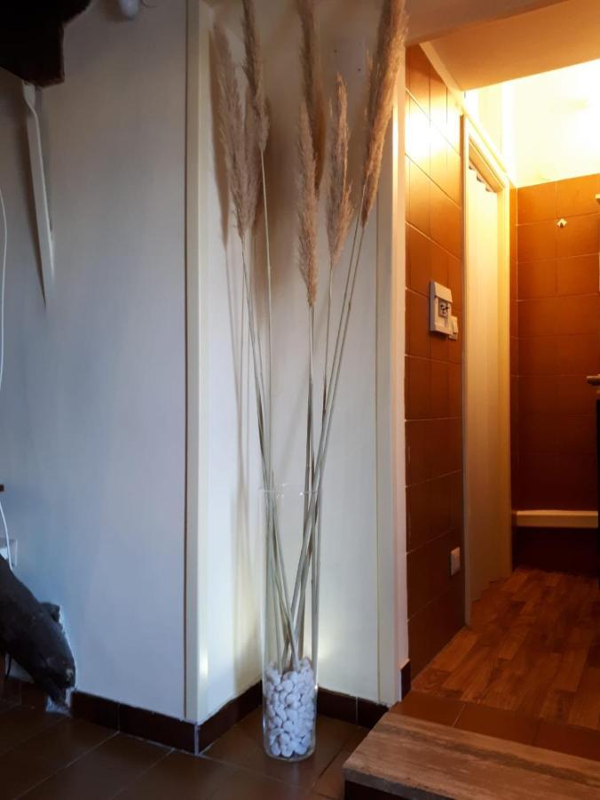 Caravita, 14 Naples Luaran gambar